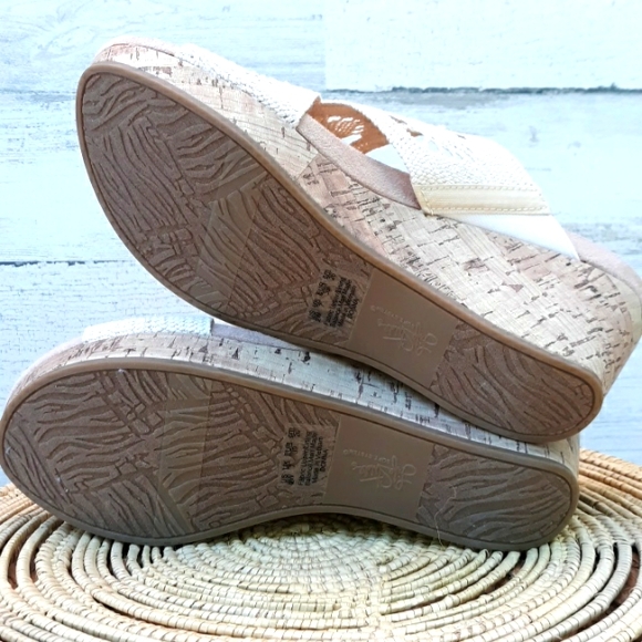 NWOT LIFE STRIDE DONNA WEDGE SANDAL - Picture 4 of 11